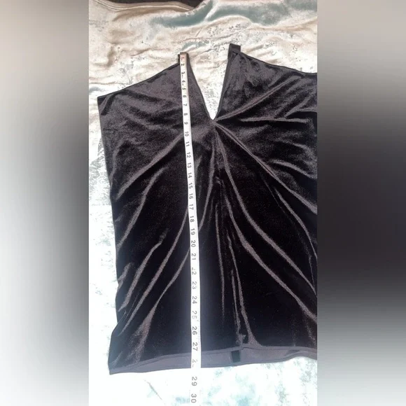 Wolford Elegant Black Velvet Cold-Shoulder Top S NWT Flawed - Picture 4 of 8